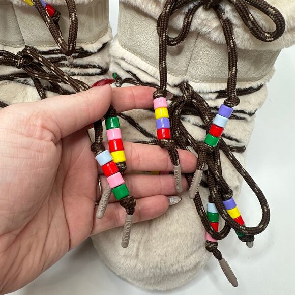 Moon Boot Resort Icon Low Cream Faux Fur Beaded Lace Up Snow Boots 5.5 - 7 - Picture 5 of 16